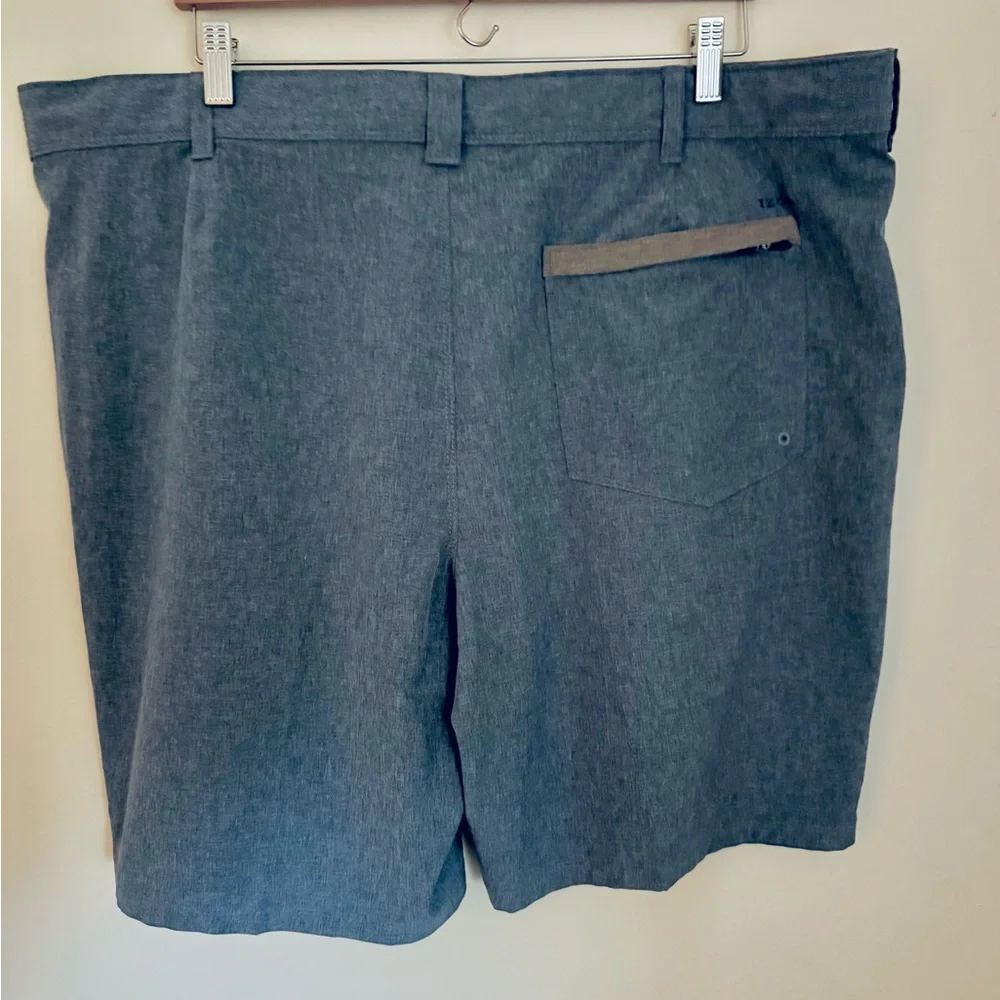 IZOD Men’s Shorts, Size 42